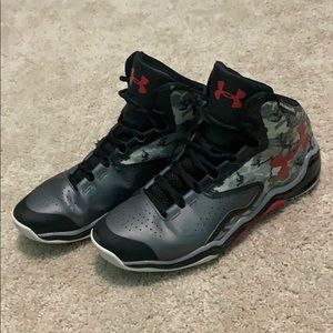 Under Armour ClutchFit Gray Camo Basketball Shoes